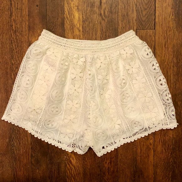 ASTR Cream High Waist Tulip Crochet Lace Shorts - Picture 4 of 9